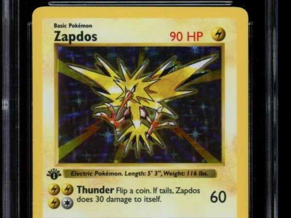 CGC 10  Zapdos 16/102 1st Edition Shadowless